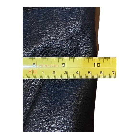 The Trend black leather thin profile crossbody. Italian made - Picture 6 of 16